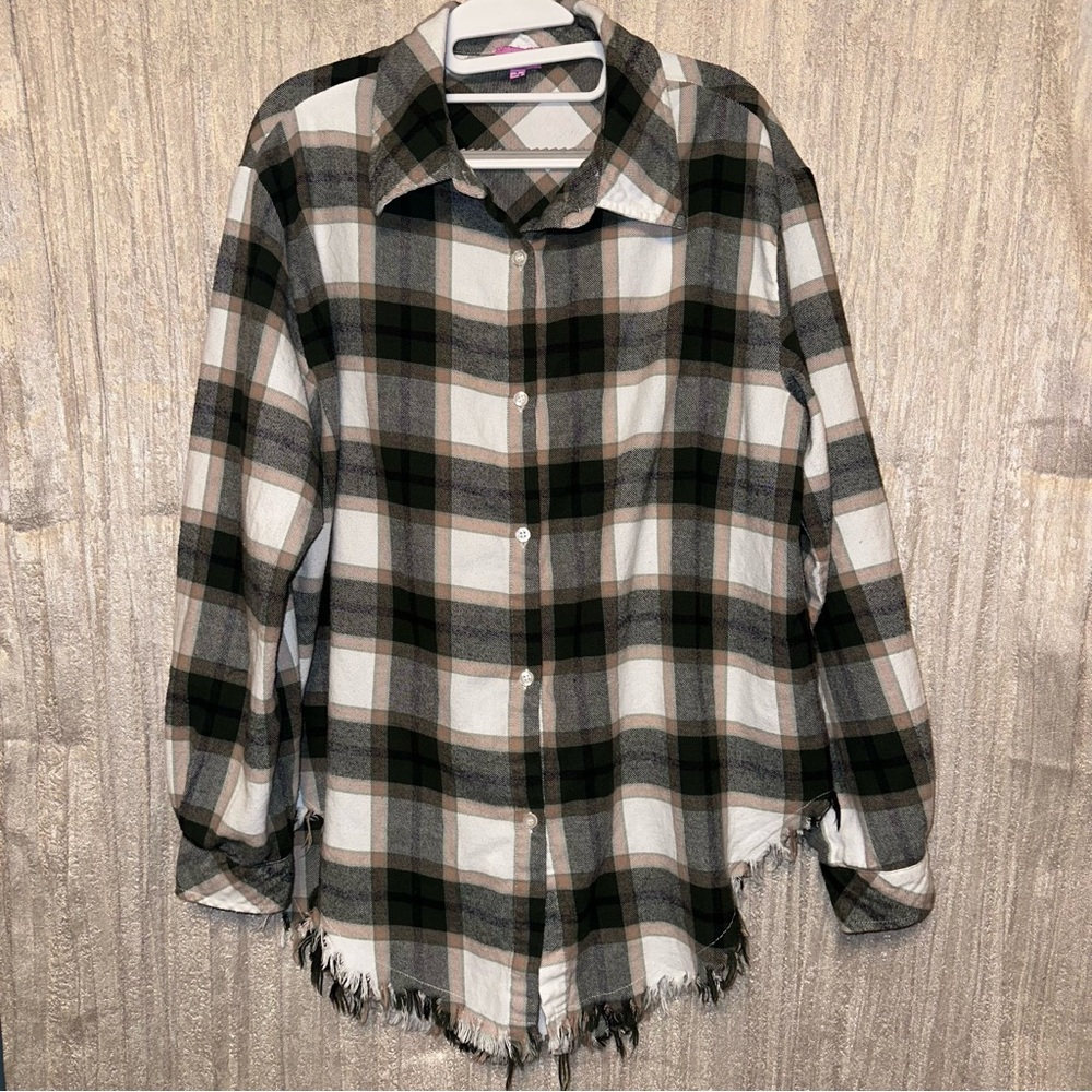 LN Mi Ami Francesca’s Distressed Plaid Flannel Shirt Fringe Hem {L} Boho Chic